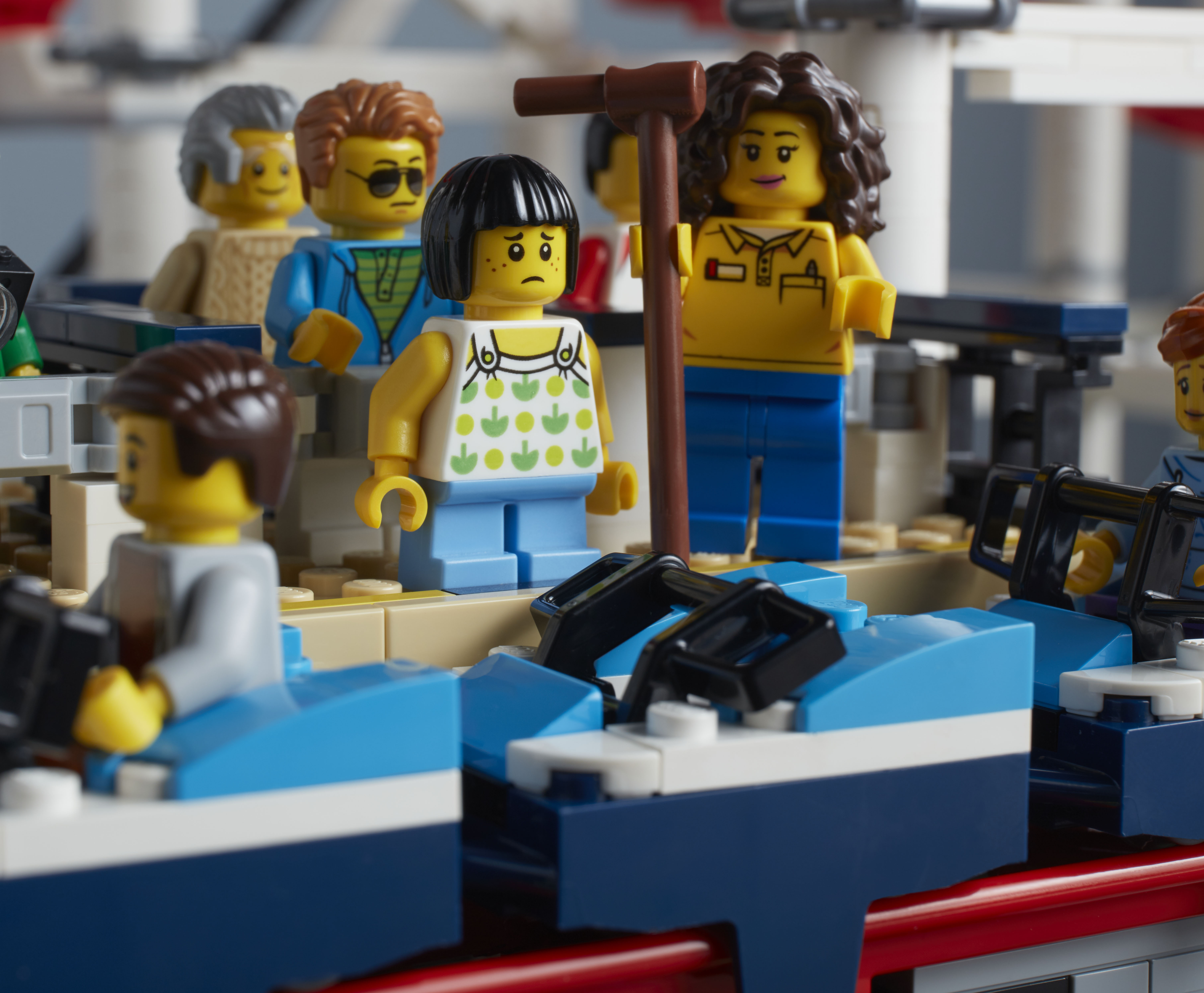 LEGO Creator Expert: Roller Coaster Passengers in Ride