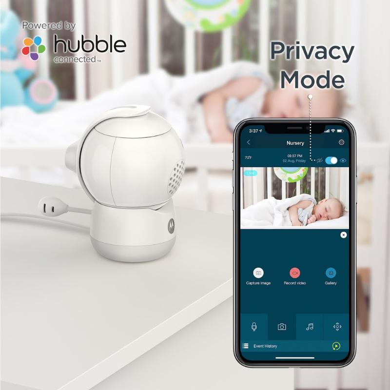 Via the Hubble app, the Peekaboo can easily be placed in 'privacy mode'. The camera will pan 180° to hide the camera lens, offering you and your baby privacy when needed.