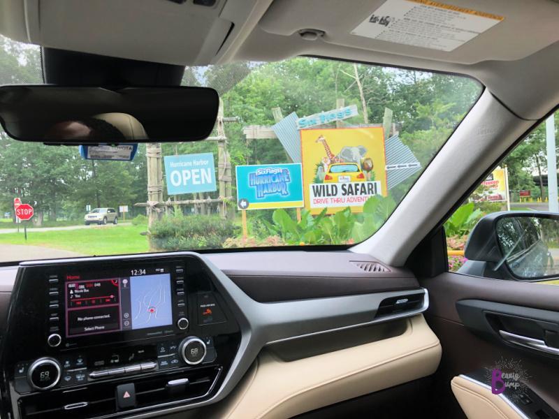 2020 Toyota Highlander XLE V6 AWD Family Road trip to Six Flags Safari