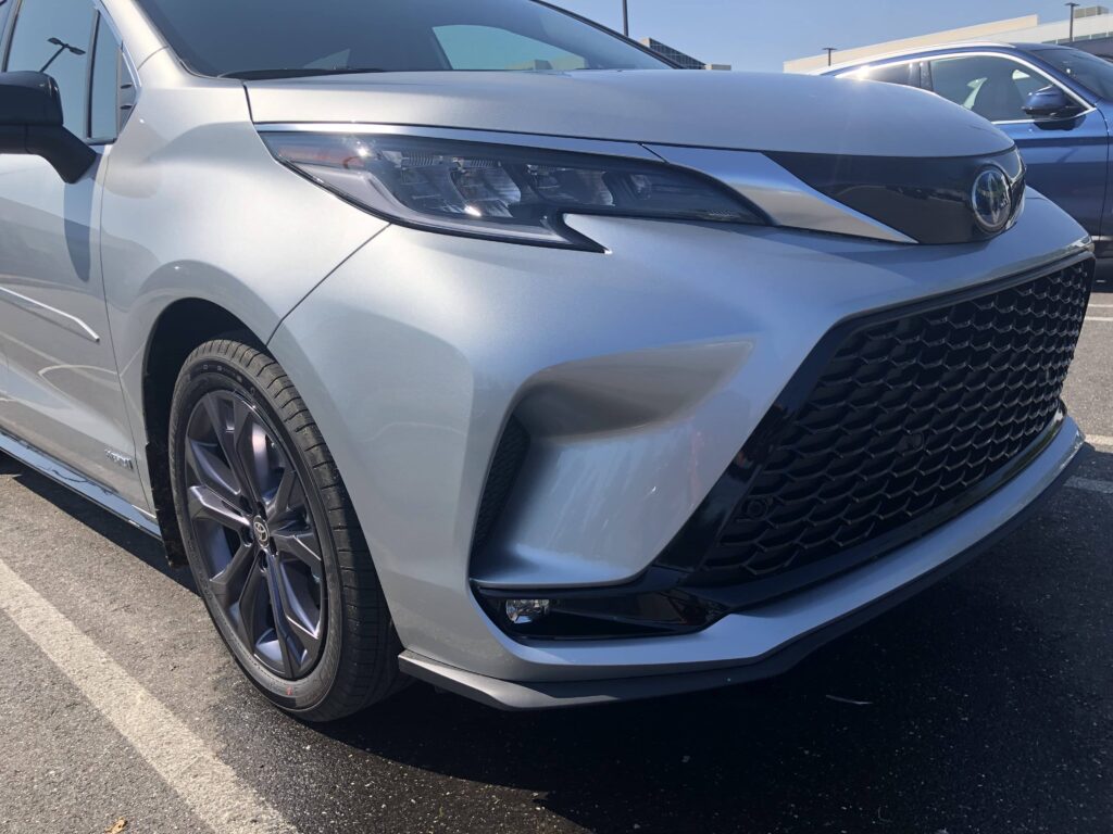 2021 Toyota Sienna XSE Sporty Grille and Lights