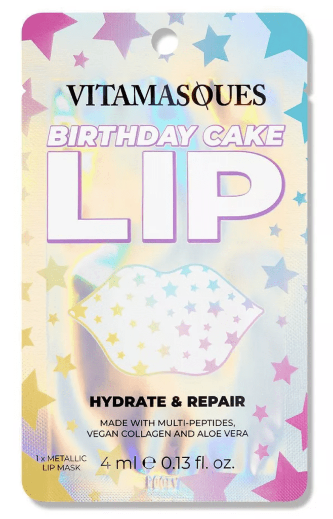 Treat her lips to a hydrating and fun-filled experience with the Vitamasques Birthday Cake Lip Mask! Featuring skin-gel technology and a metallic lip print design, this mask delivers hydration and repair in just 15 minutes. 